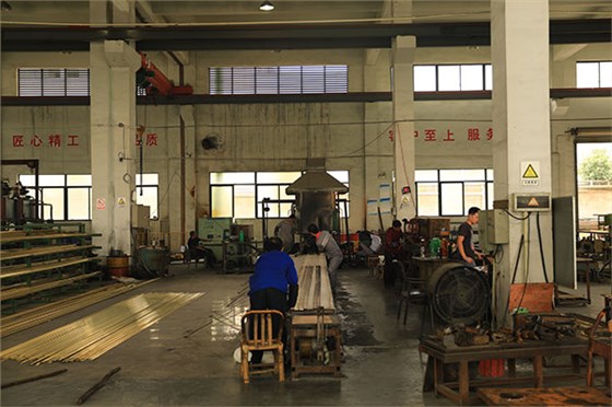 英华铜业工作间